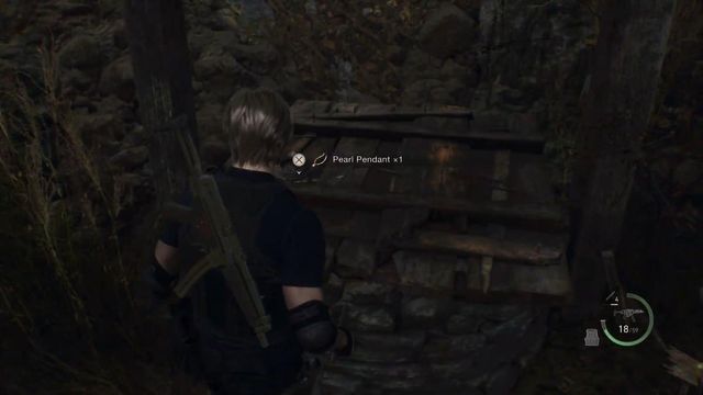 Comment garder le pendentif perle propre dans Resident Evil 4