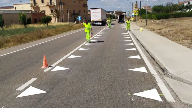 'Les Dents Du Dragon': Une nouvelle signalisation routière pour une conduite urbaine plus sûre.