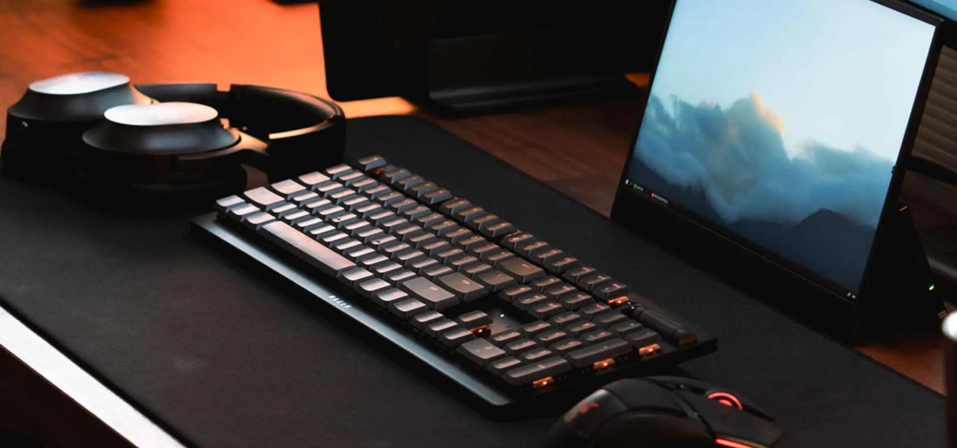 Razer revient dans le jeu des claviers extra-plats avec le Deathstalker V2 Pro